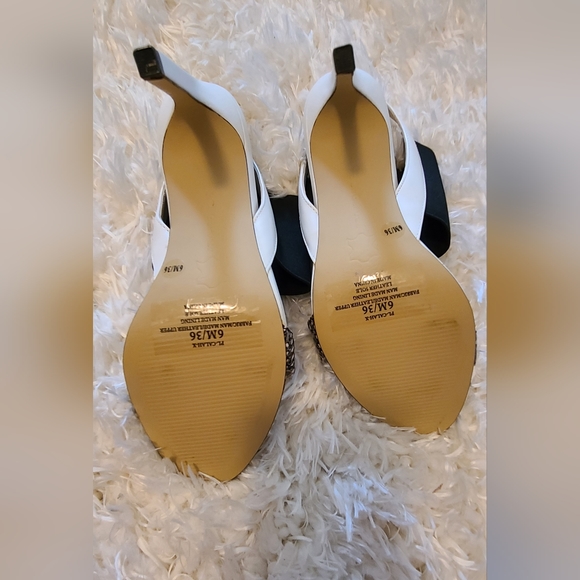 Black and white heels - Picture 2 of 2